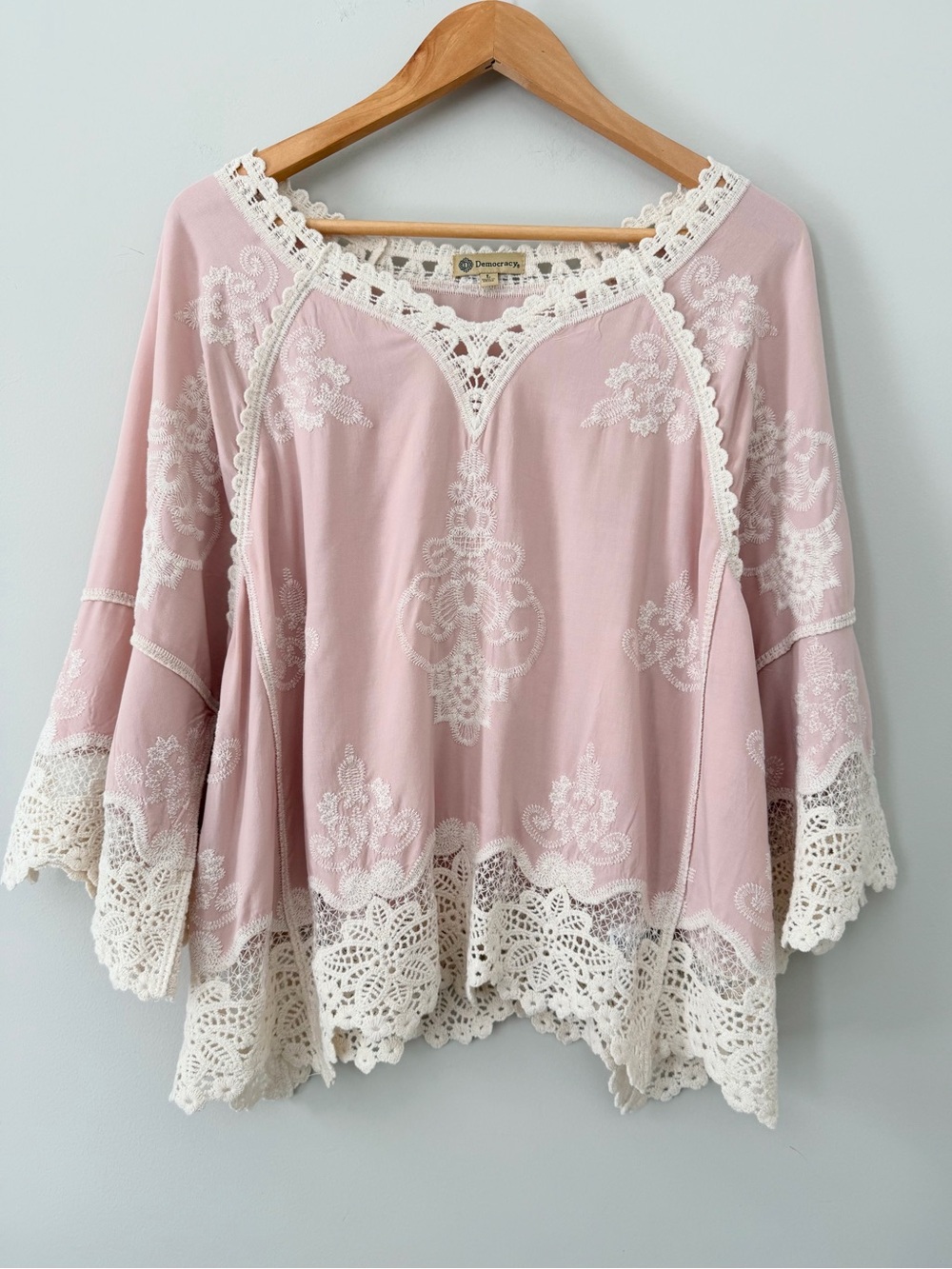 Democracy Blush Pink Boho Embroidered Crochet Lace Trim V-Neck Blouse L Romantic